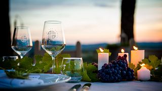 Abendessen mit handwerklich hergestellten Speisen und Weinen im Conti di San Bonifacio