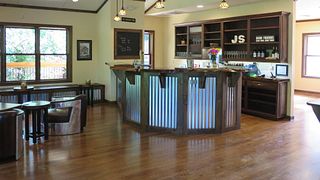 Weinprobe und Tour bei Roaring River Vineyards