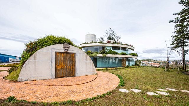 Ladora Winery