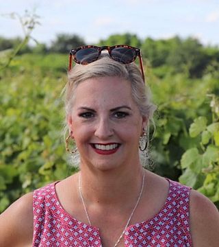 Jennifer - certified Wine guide
