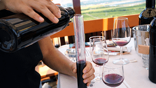 Kreieren Sie Ihre eigene Cuvée: Weinworkshop auf dem Land