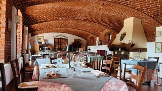 Visita à vinícola e degustação de vinhos durante o jantar com menu degustação
