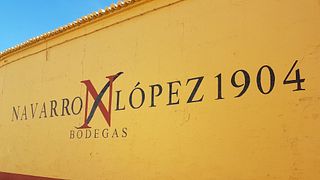 Visita à Vinícola Tradicional Navarro López e Degustação de Vinhos