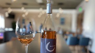 Cata de vinos y visita guiada en Sunset Cellars