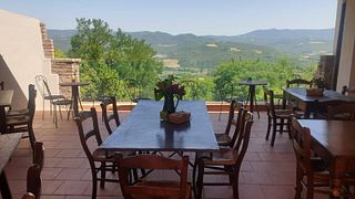 DEGUSTAZIONE DI 5 VINI TOSCANI E PIATTO DELLA CUCINA TRADIZIONALE TOSCANA CON UN PANORAMA MOZZAFIATO 