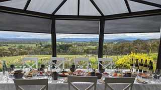 Degustazione di vini e tour al Grey Sands Vineyard