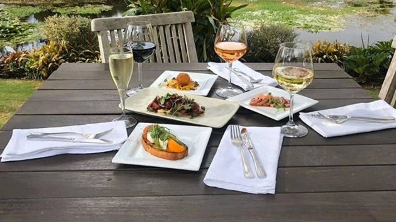  Passeio Privado pela Baía das Ilhas e Degustação de Vinhos