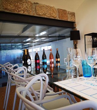 Cata de vinos clásicos y burbujas con historia en 100Igual