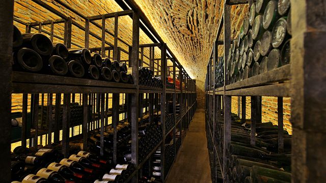 Discover Hidden Treasures of Alba Iulia Citadel : Hugo Winery