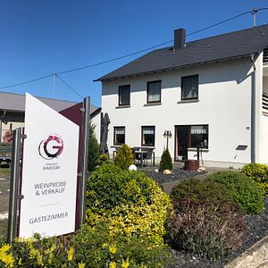 Cozy Bed and Breakfast at Weingut Gindorf