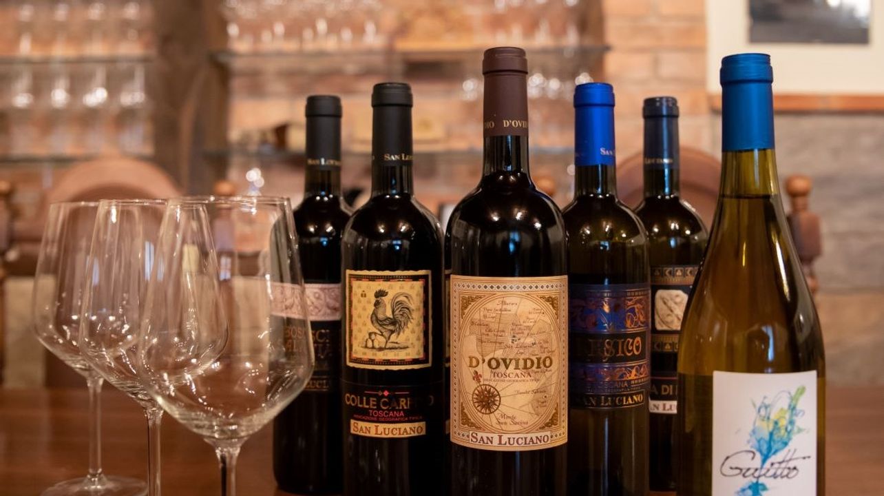 Cinq générations de bon vin : nous vous attendons à San Luciano sur les collines toscanes