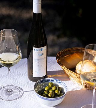 Degustazione guidata di vini, aperitivo al tramonto tra i vigneti e visita della storica chiesa di Sant'Antonio