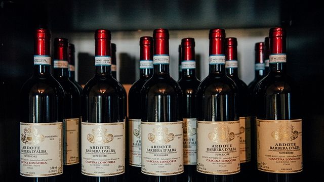 Cata de vinos y visita guiada a Cascina Longoria