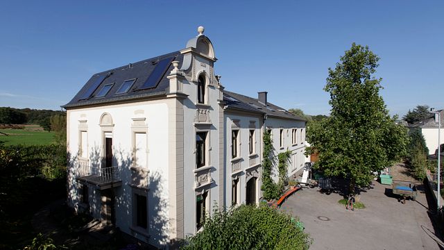Approfondisci la storia del Domaine Kox e della degustazione di vini