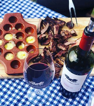 Cata de vinos y visita a Bodega De La Carolina