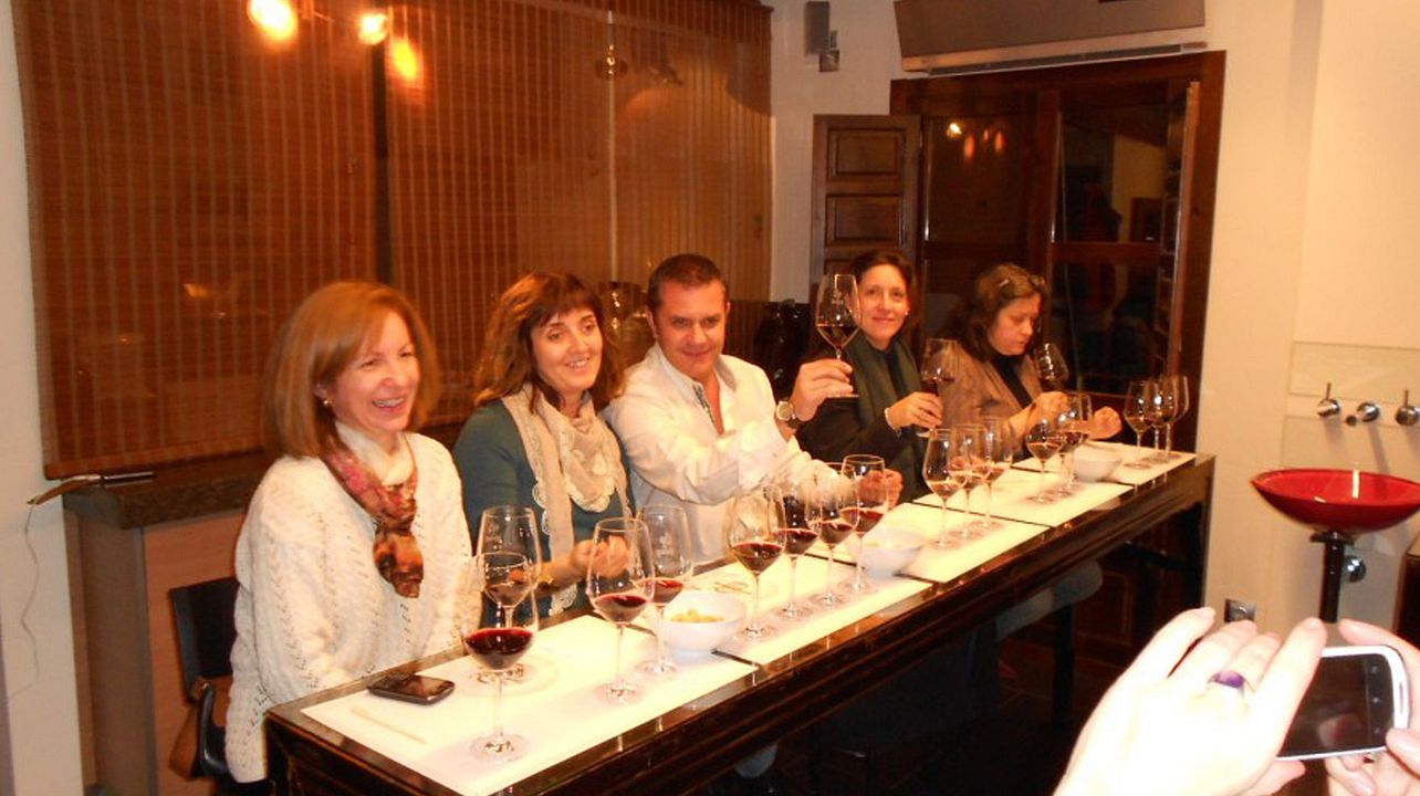 Recorrido de medio día en grupos reducidos por bodegas cercanas a Madrid