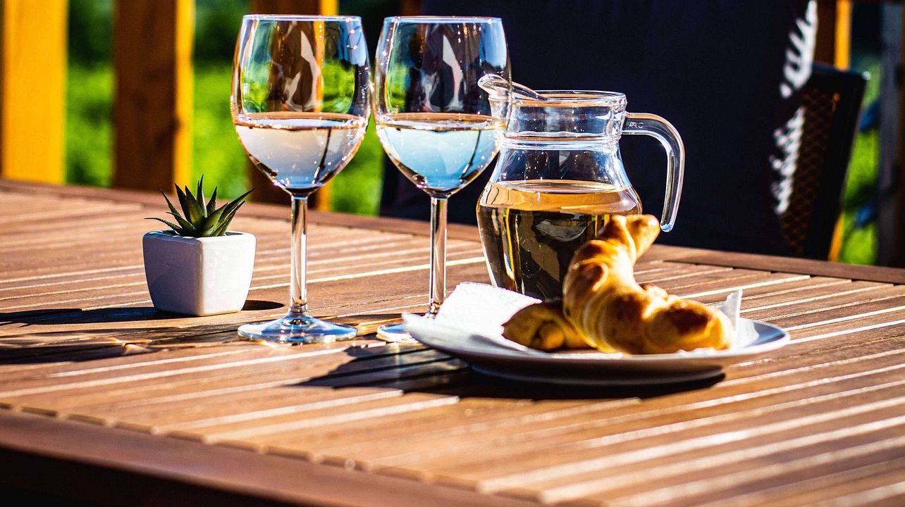 Dégustation de vins à Sarki Roka Winehouse