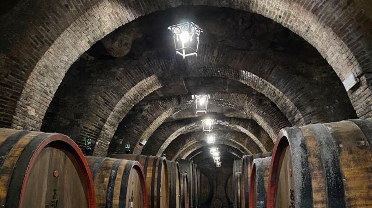 Duas antigas adegas em Montepulciano, no centro histórico, ao lado da bela Piazza Grande