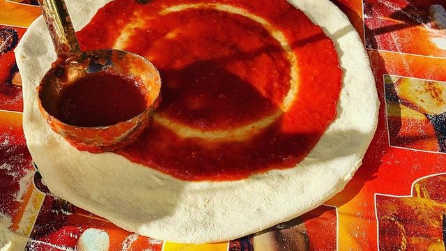 Aula de preparação de pizza e tiramisù