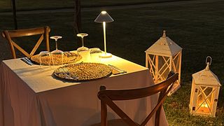 Sunset dinner among the Torleanzi vineyards