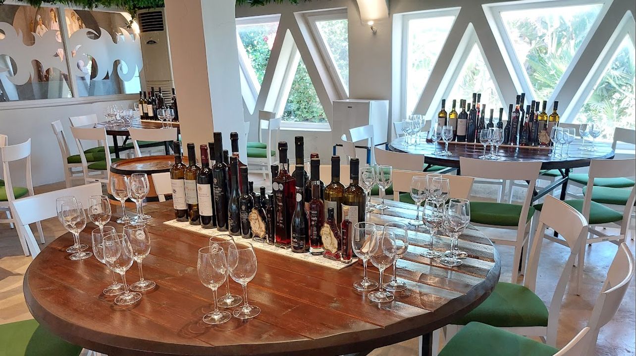 Santorini wine tours