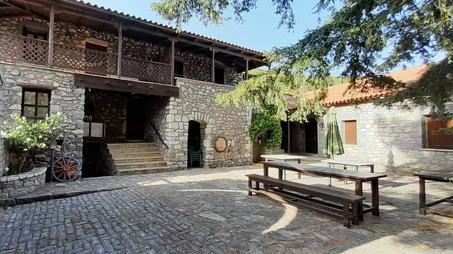 Kalogris Organic Winery