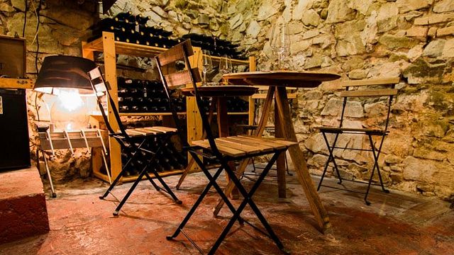 Cata de vinos y visita guiada en Clos93