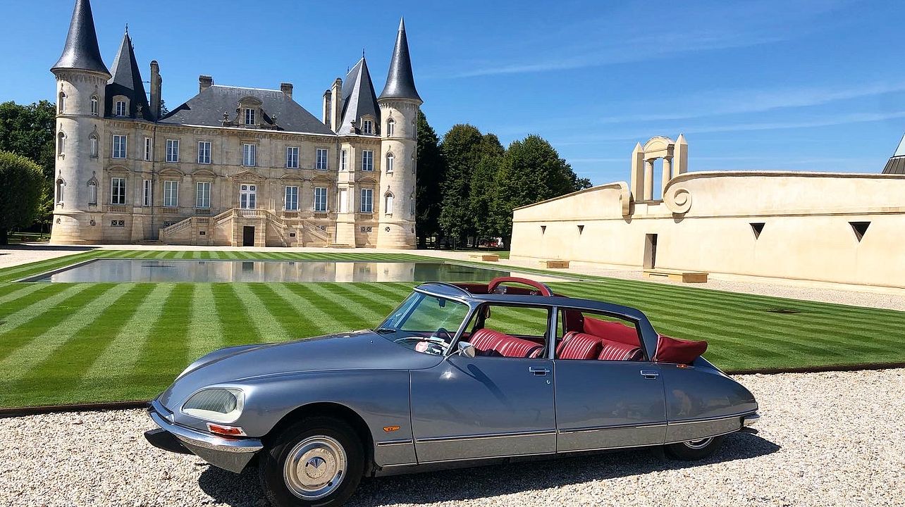 Private luxury wine tour in a 1973 presidential Citroën