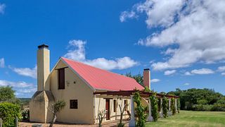 Relaxing Cottage Stay at Strandveld Vineyards