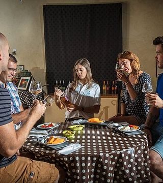 Cata de vinos y visita guiada en Domaine La Yole