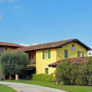 Übernachten Sie in den Apartments der Cascina Le Preseglie