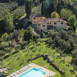 VILLE E APPARTAMENTI ALLA BADIA DI MORRONA - TOSCANA