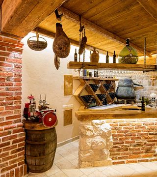 Visitez la cave à vin Mikulic et le musée de la tradition de Pelješac