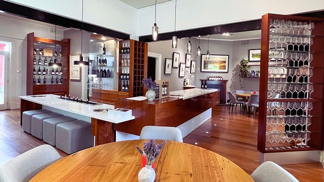 Two Hands Wines