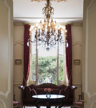 Cata de vinos y visitas guiadas al castillo de la Dauphine