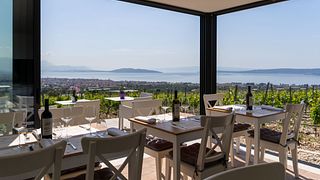 Harmonização de três pratos com vinho e comida no Kastel Sikuli
