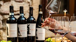 Degustação de vinhos e comidas requintadas no Castrum Relais IGT