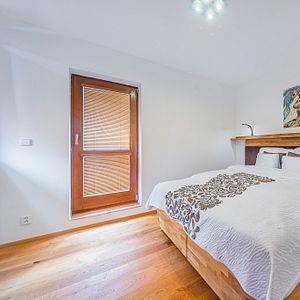 Vivir con vino en una casa de apartamentos en Žabinec - casa de huéspedes, tienda de vinos