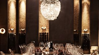 Dégustation privée dans la cave du domaine viticole Semeli