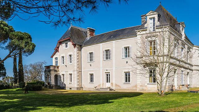 Chateau Piegue