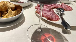 Identity Reds - provsmakning i en venetiansk villa
