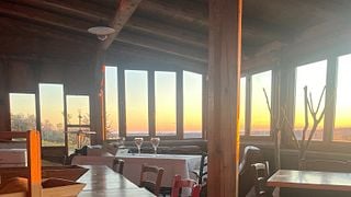 Weintour und Verkostung von 3 Weinen mit 3 Gängen in der Villa della Rosa