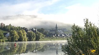 Weinproben-Spiel: Das magische Glas im Weingut Gindorf