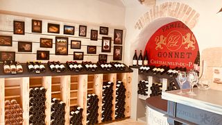 Weinprobe in unserem charmanten kleinen Laden Famille Gonnet