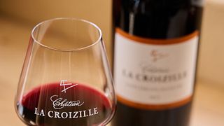 Châteaux La Croizille y Tour Baladoz, St-Emilion Grands Crus Classés: cata de vinos en la puerta de la bodega