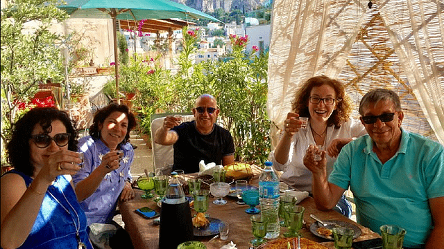 Läcker grekisk middag med utsikt över Akropolis