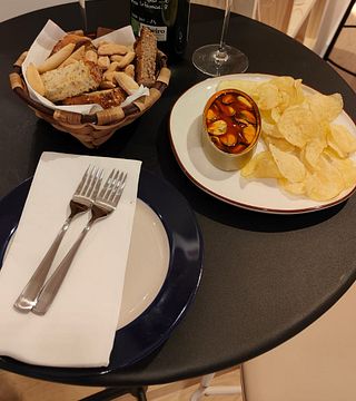 Recorrido gastronómico y vinícola a pie por el casco antiguo de Santiago