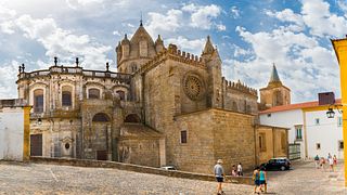 Tour storico di Évora e vino dell'Alentejo per piccoli gruppi