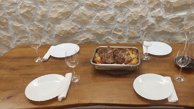 Wine Garden - Almuerzo en viñedo en Winery Franić