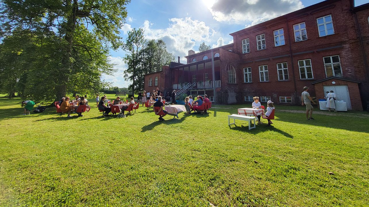 Dégustation de vins et visite de la cave Allikukivi